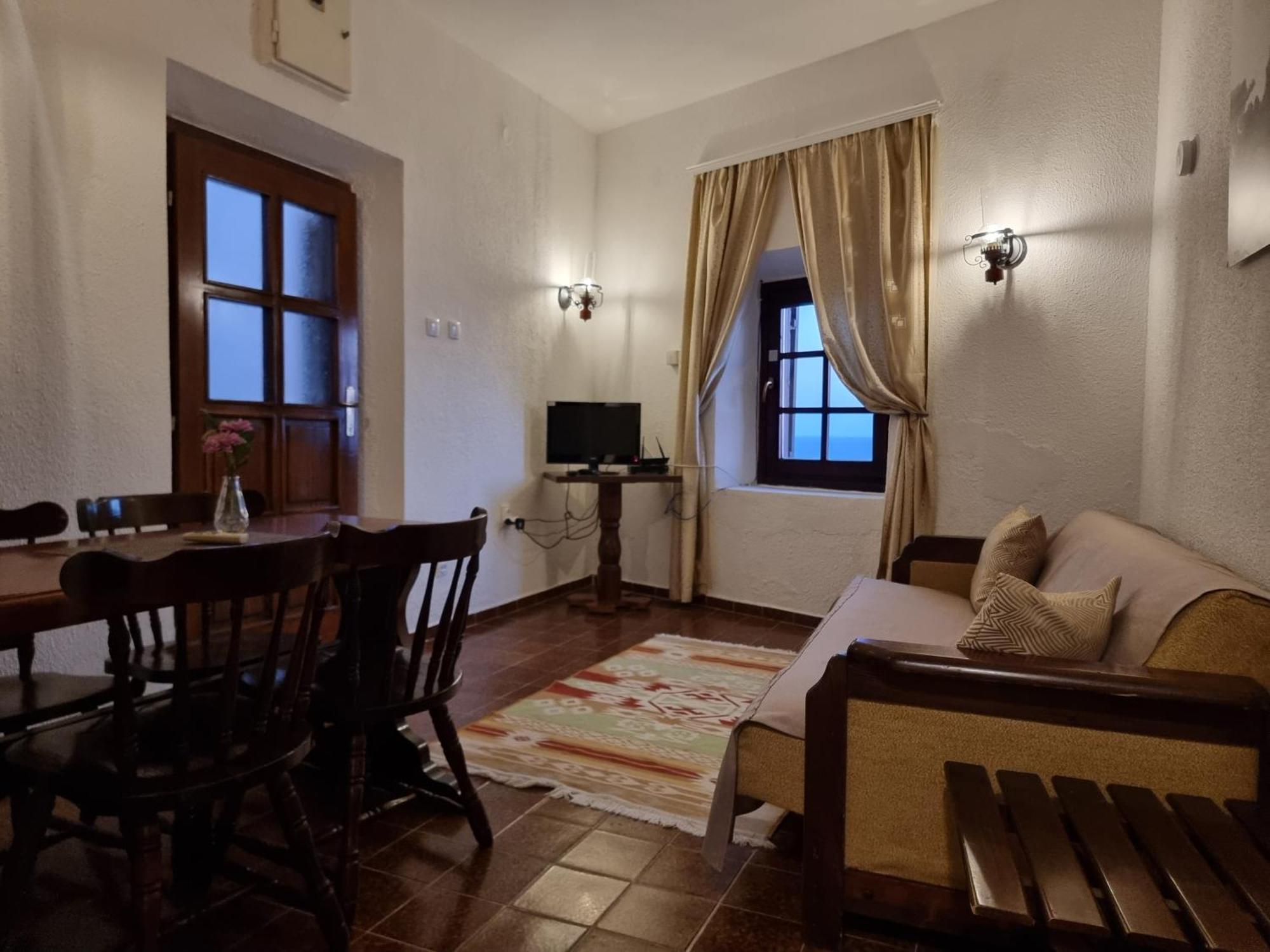 Kulla E Balshajve Otel Ülgün Dış mekan fotoğraf