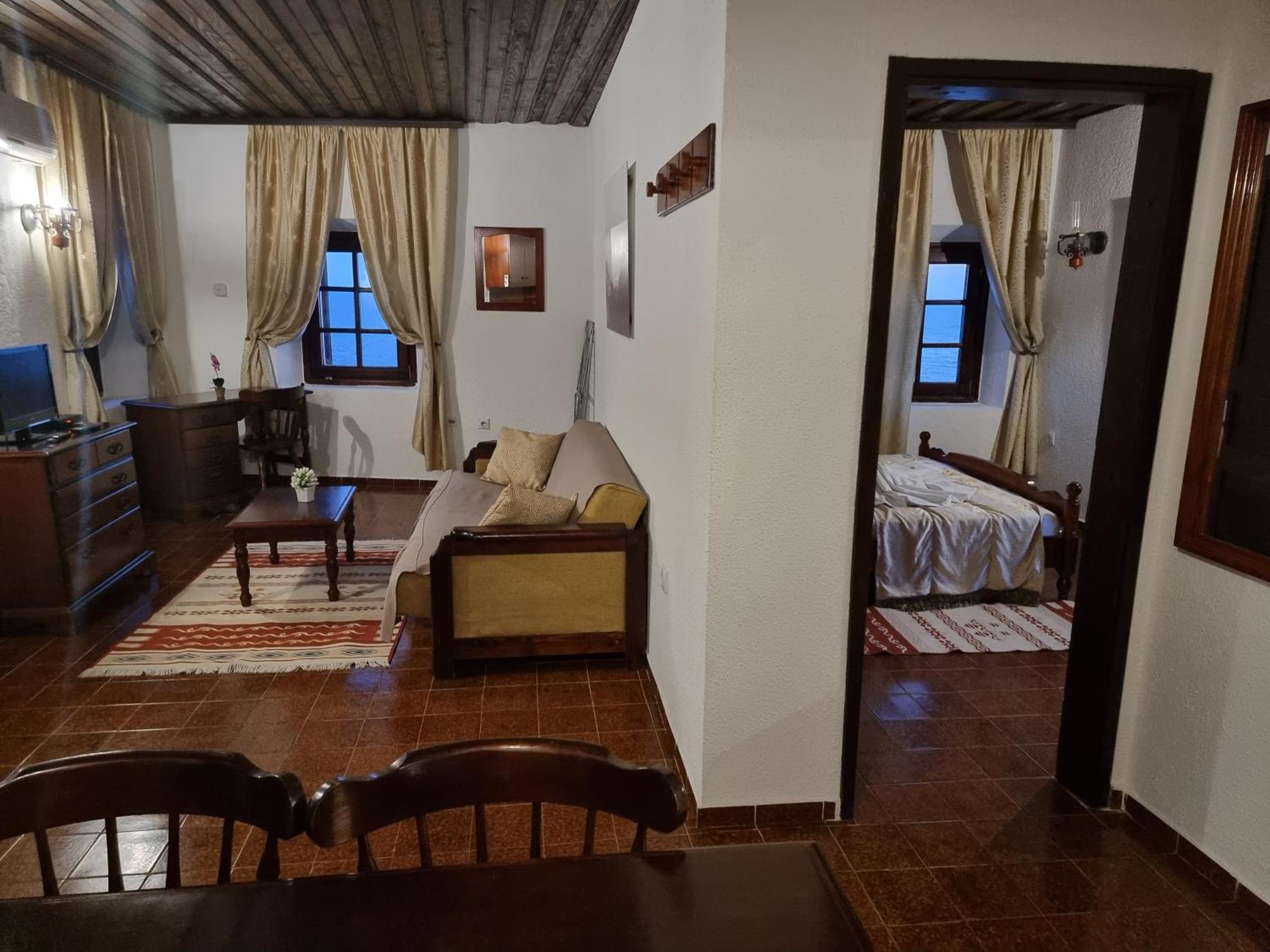 Kulla E Balshajve Otel Ülgün Dış mekan fotoğraf