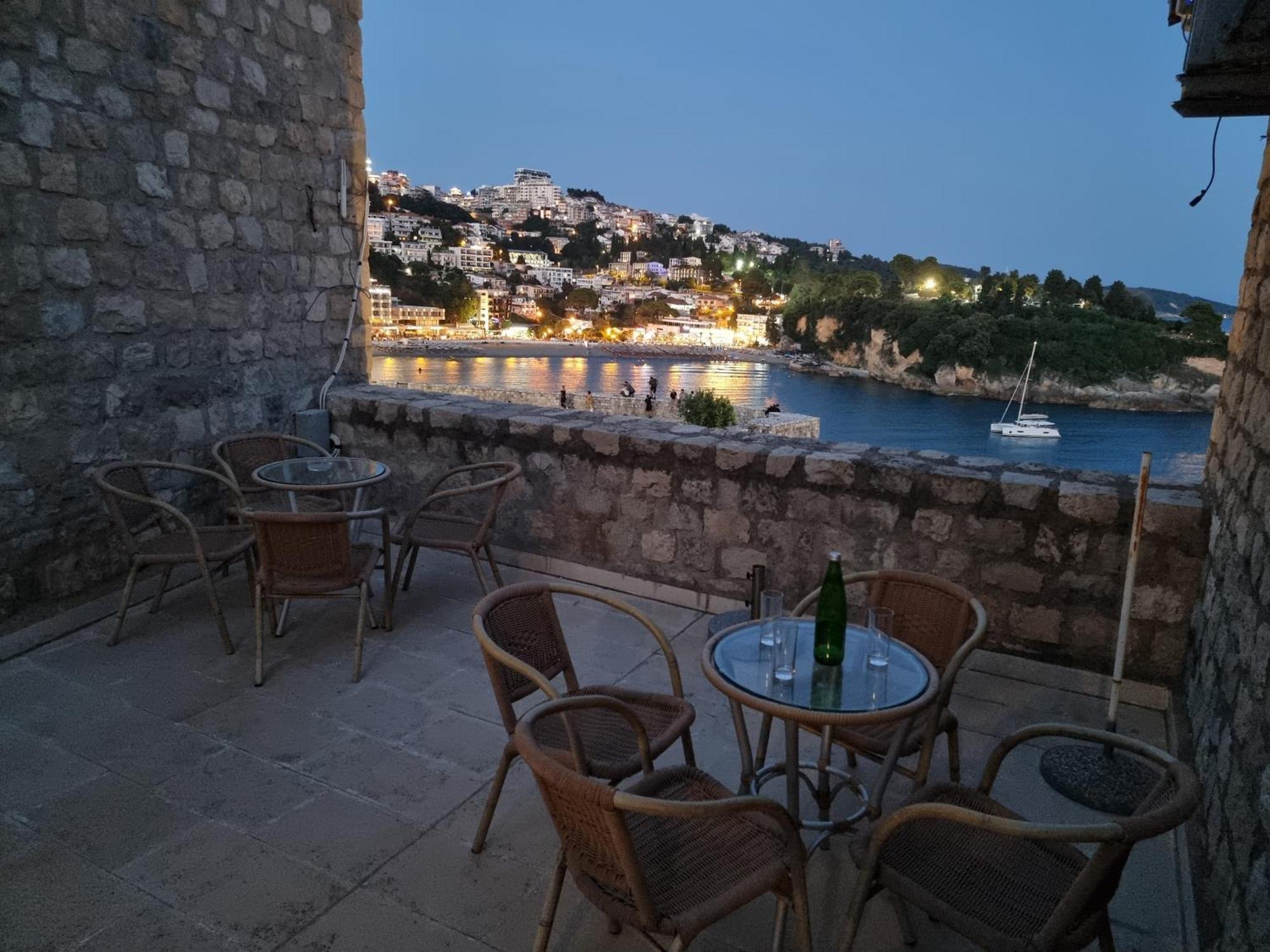 Kulla E Balshajve Otel Ülgün Dış mekan fotoğraf