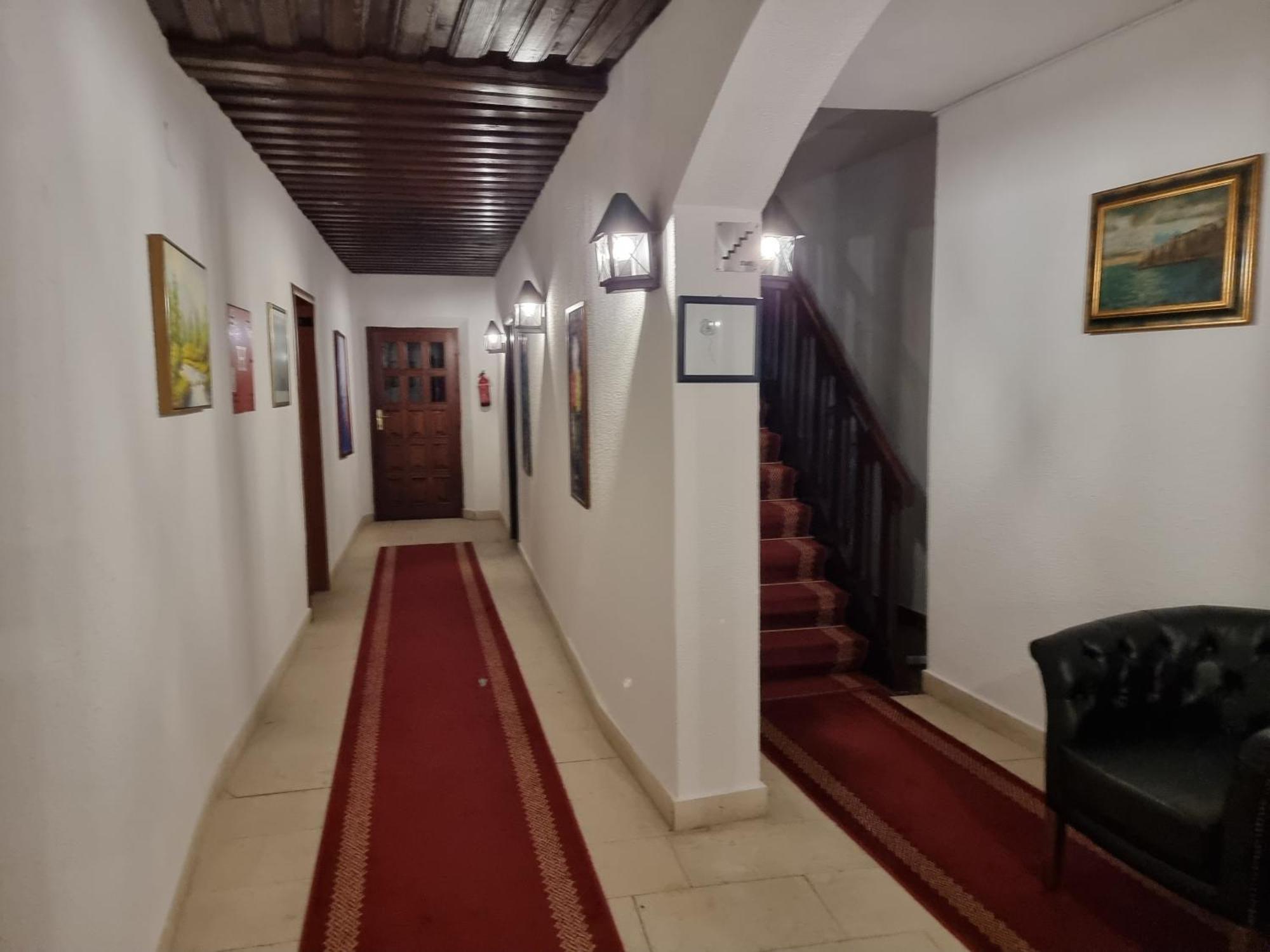 Kulla E Balshajve Otel Ülgün Dış mekan fotoğraf