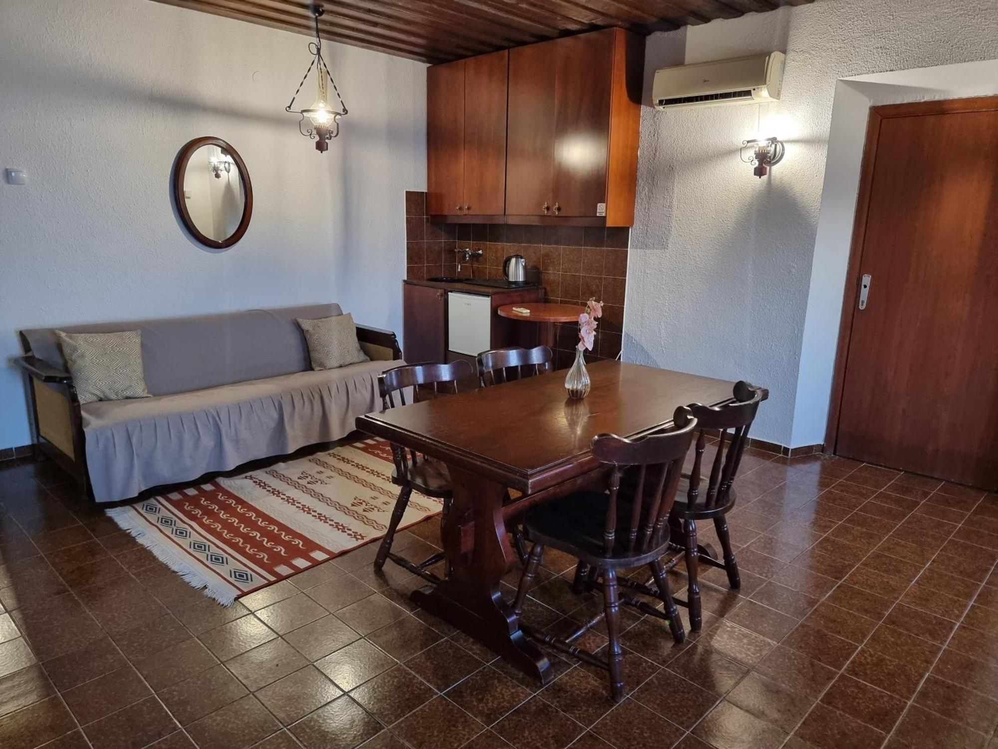 Kulla E Balshajve Otel Ülgün Dış mekan fotoğraf