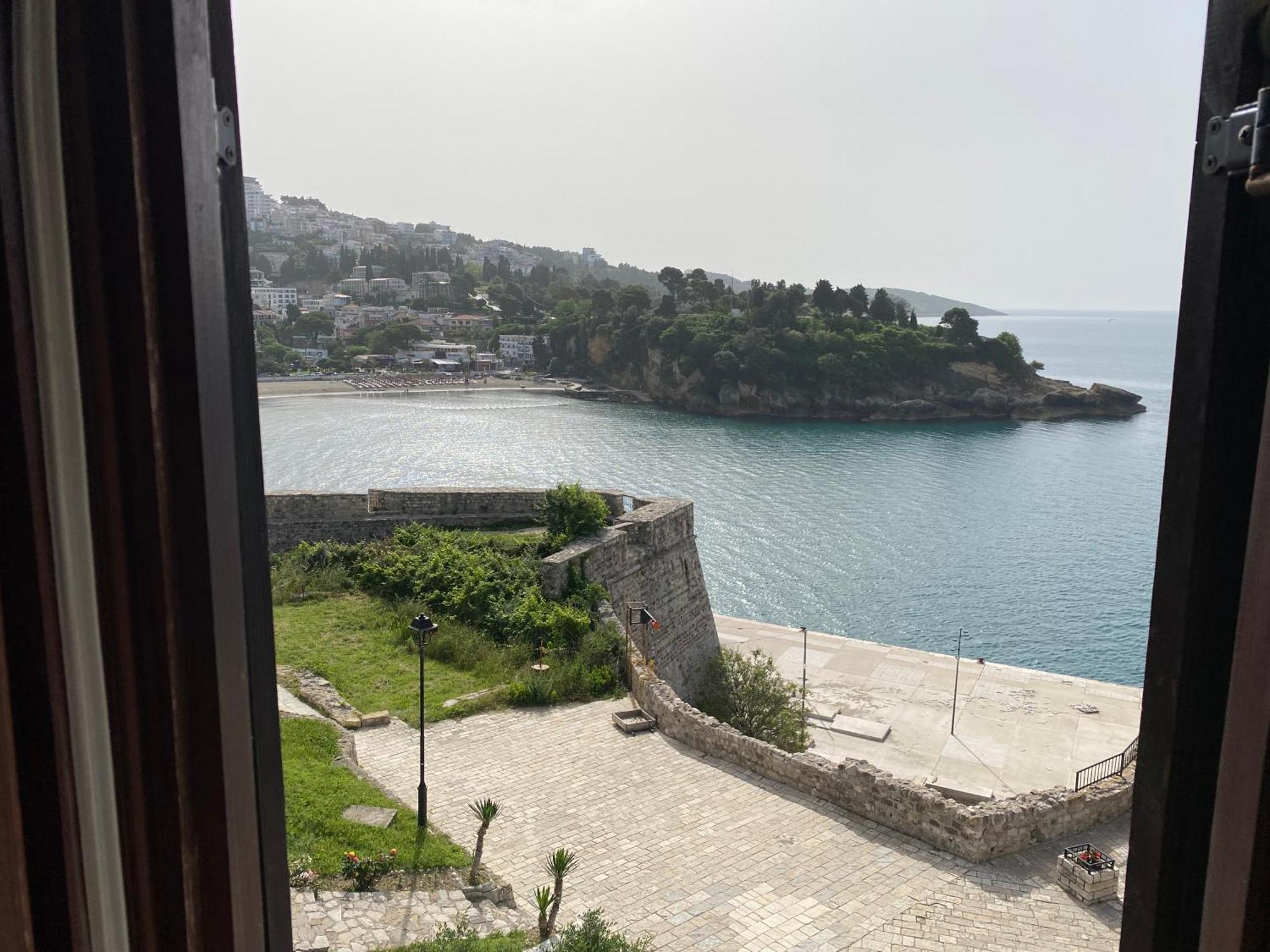 Kulla E Balshajve Otel Ülgün Dış mekan fotoğraf
