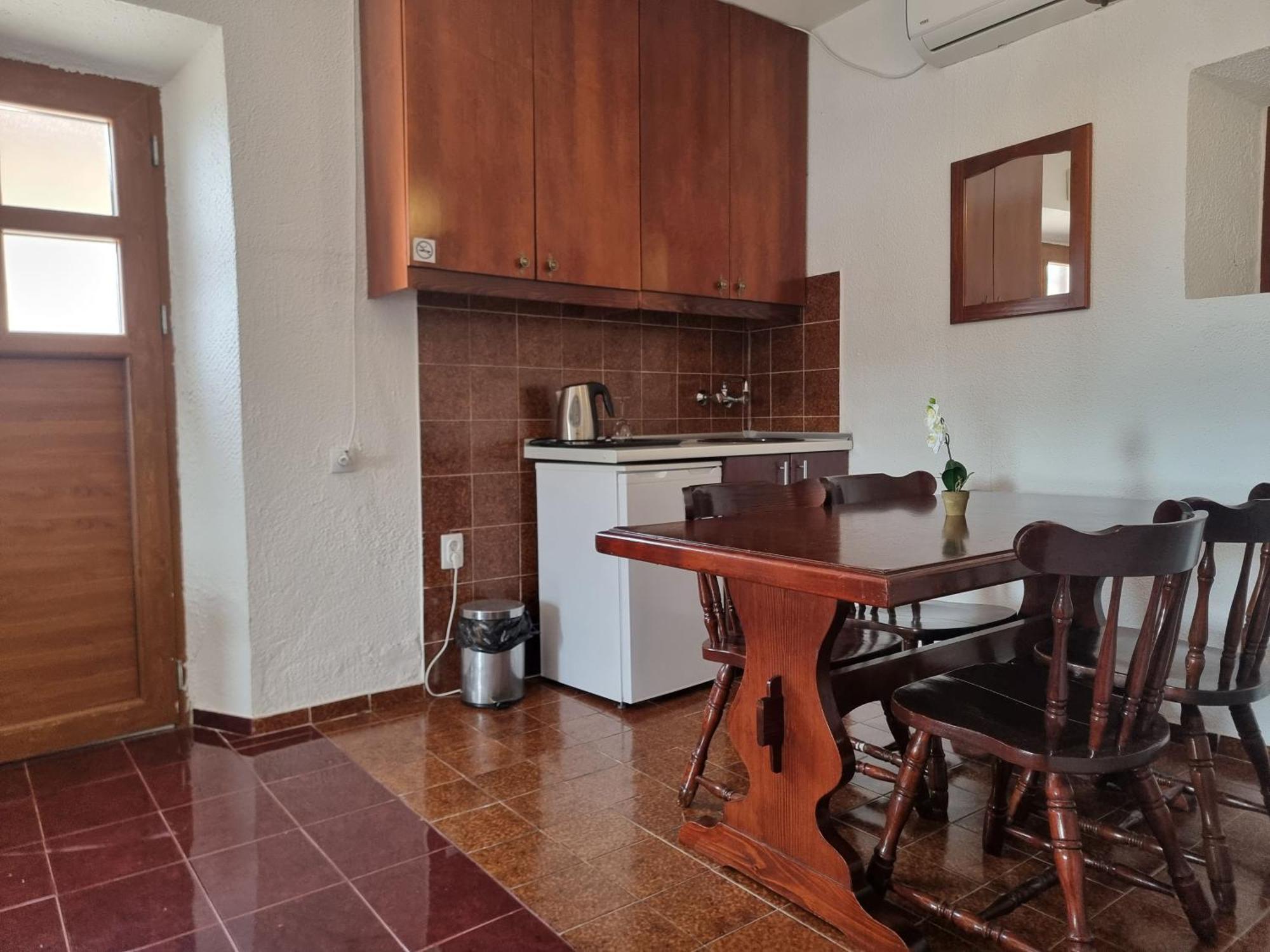 Kulla E Balshajve Otel Ülgün Dış mekan fotoğraf