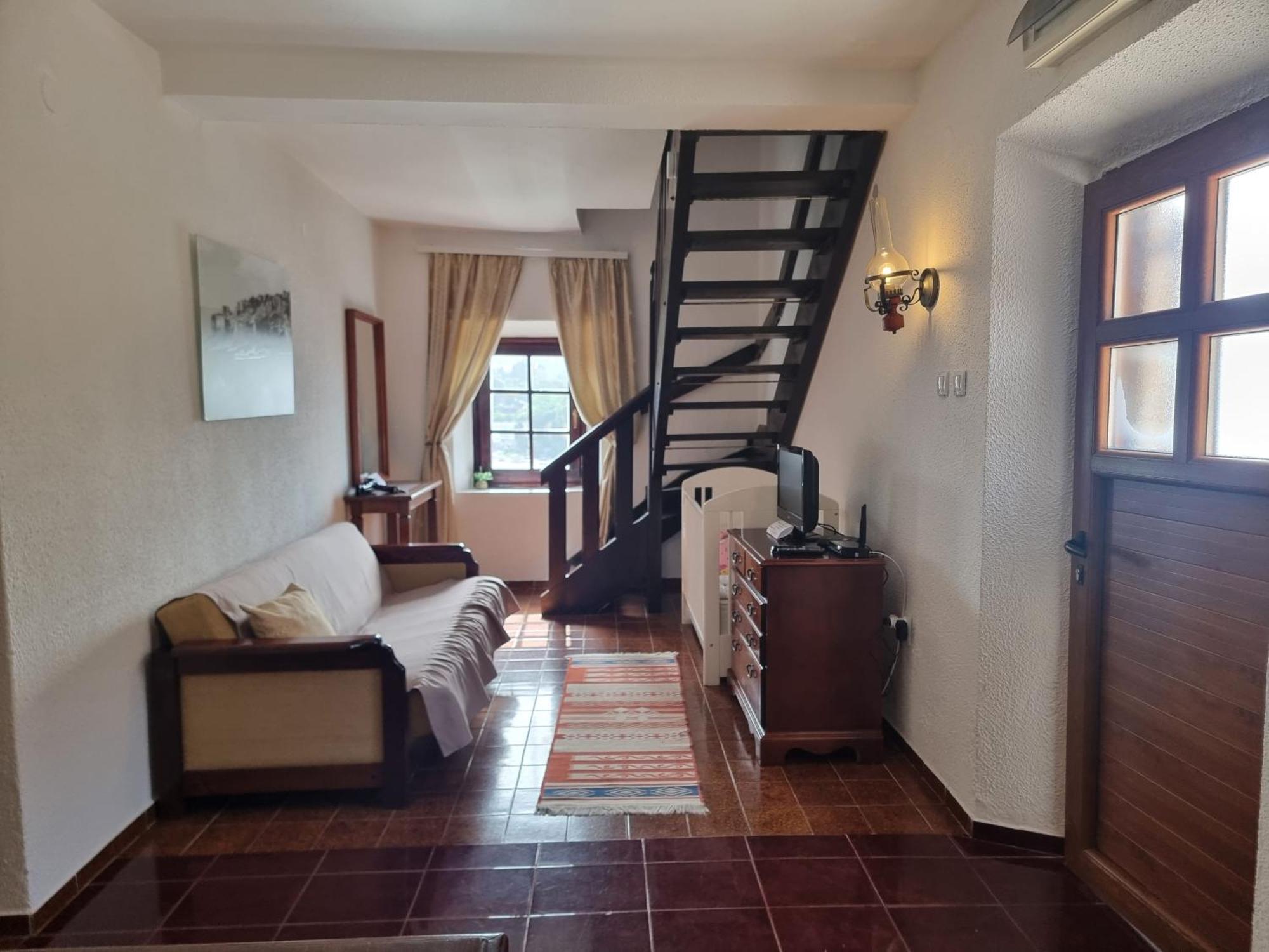 Kulla E Balshajve Otel Ülgün Dış mekan fotoğraf