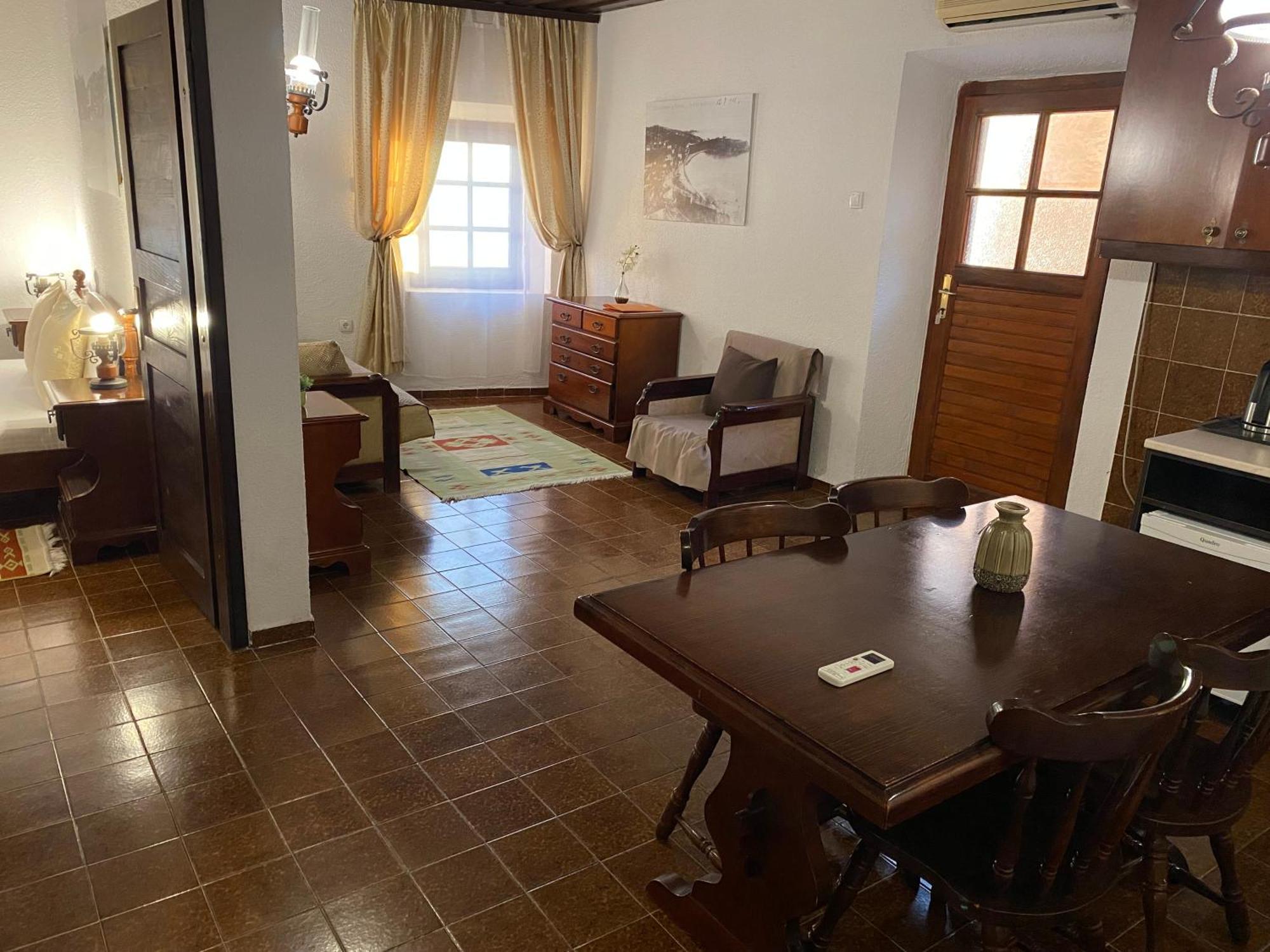 Kulla E Balshajve Otel Ülgün Dış mekan fotoğraf