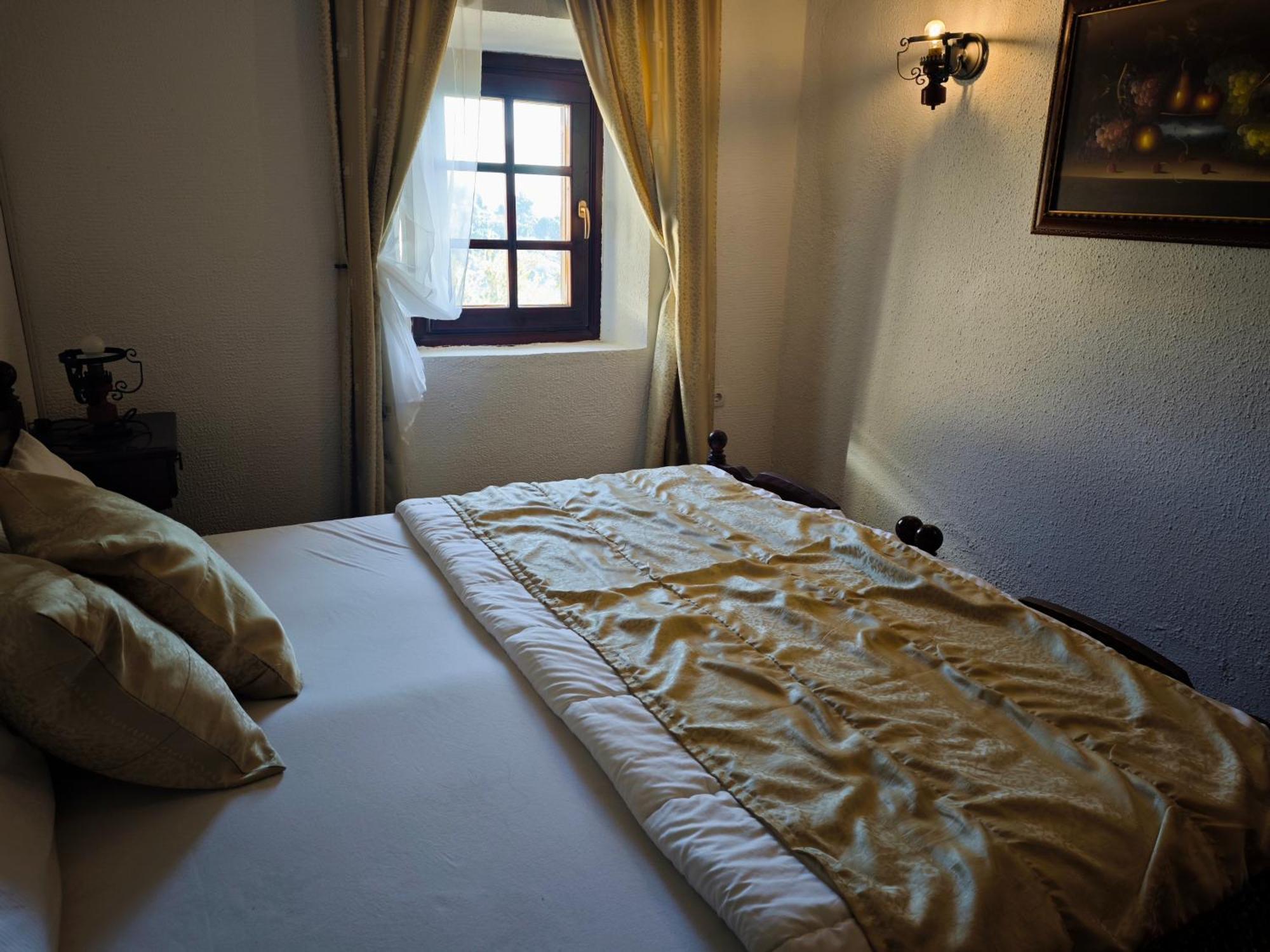 Kulla E Balshajve Otel Ülgün Dış mekan fotoğraf