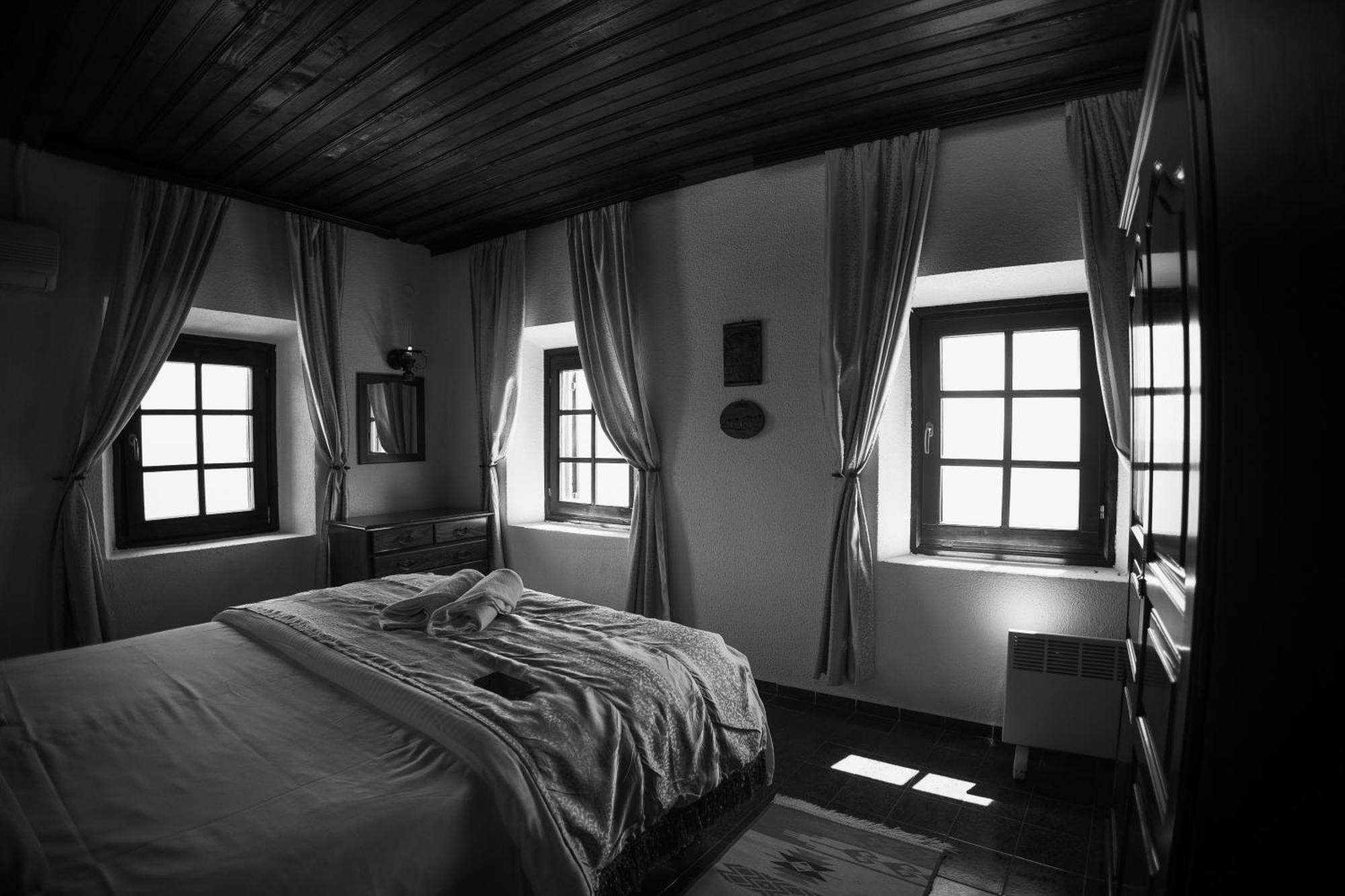 Kulla E Balshajve Otel Ülgün Dış mekan fotoğraf