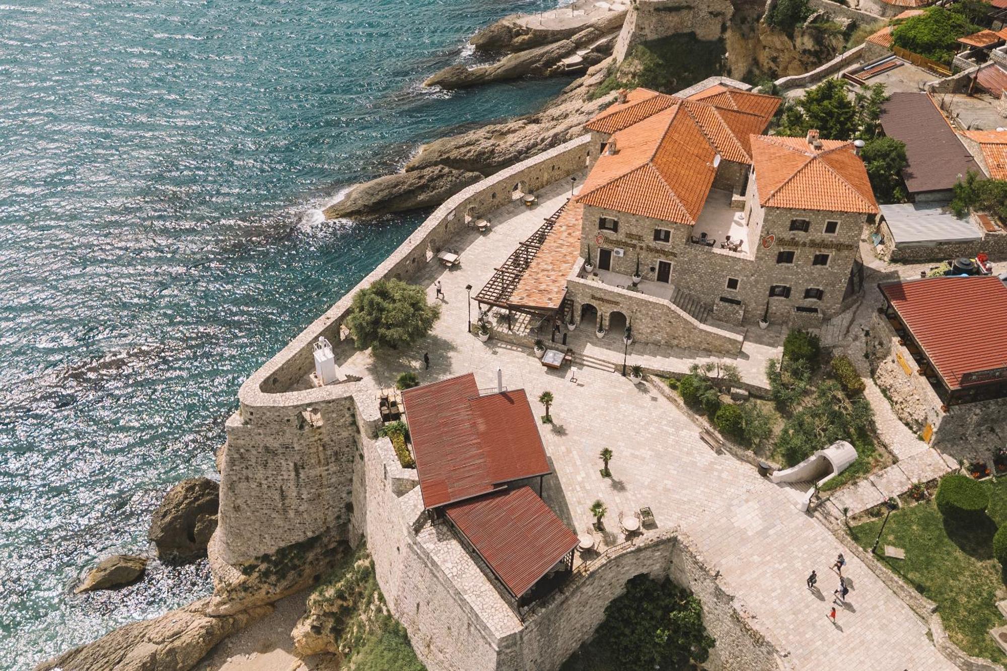 Kulla E Balshajve Otel Ülgün Dış mekan fotoğraf