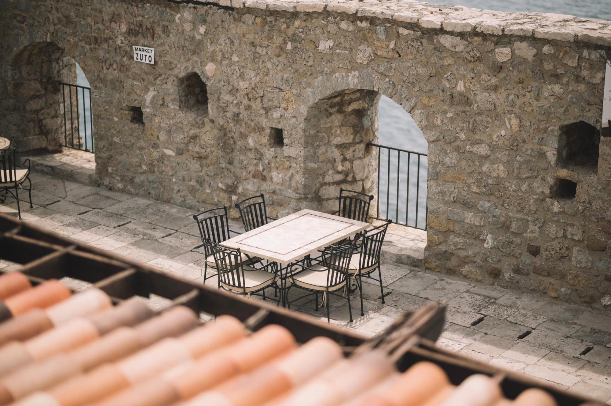 Kulla E Balshajve Otel Ülgün Dış mekan fotoğraf